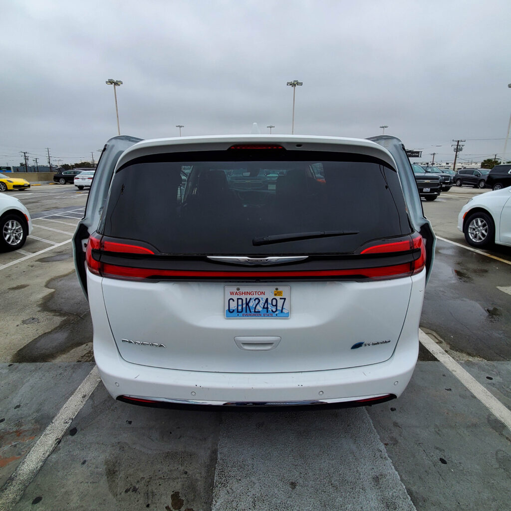 Chrysler Pacifica Hybrid Closed Trunk