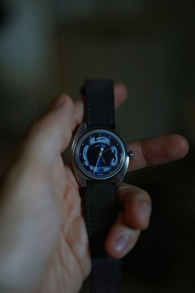 PAULiN Zapata Night Edition watch, held in hand